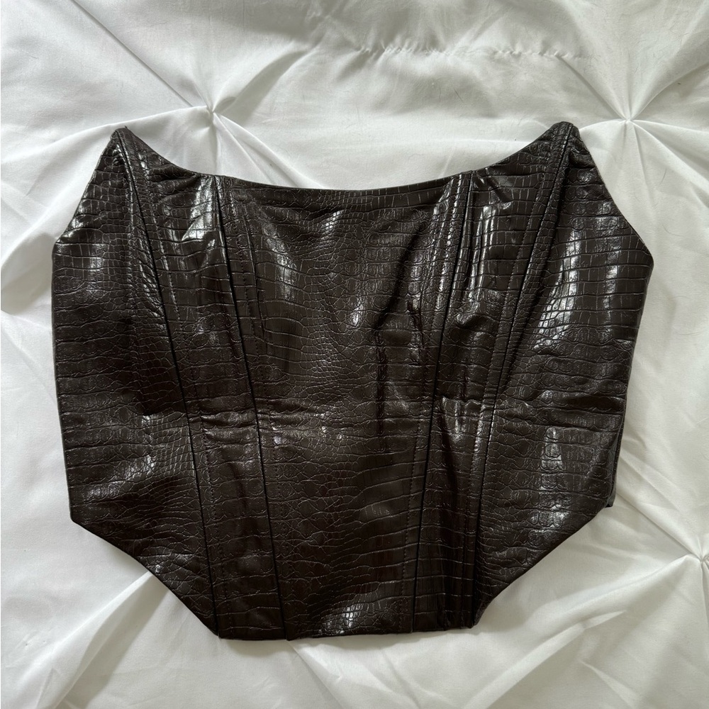 Cropped pleather shirt